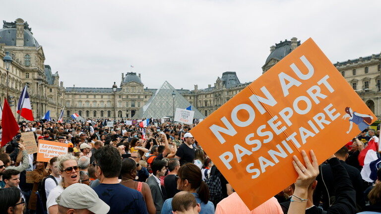 covid passport protest france