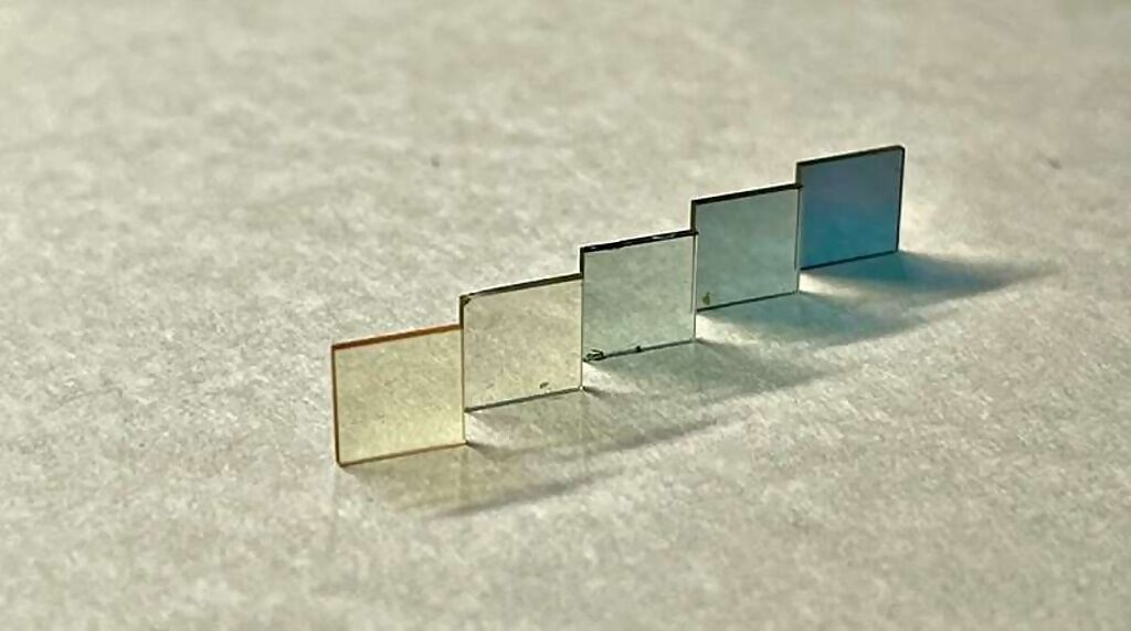 transparent mettalic oxides strontium vanadium oxide