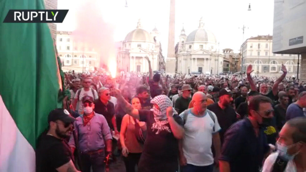 Click to enlarge protests italy