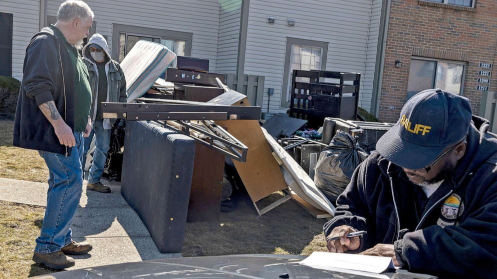 Click to enlarge Bailiff eviction us