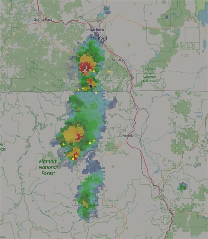 A heat map shows fires in the Klamath National Forest.