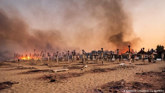 Le Capannina beach in Catania, one of the many areas affected by the fires