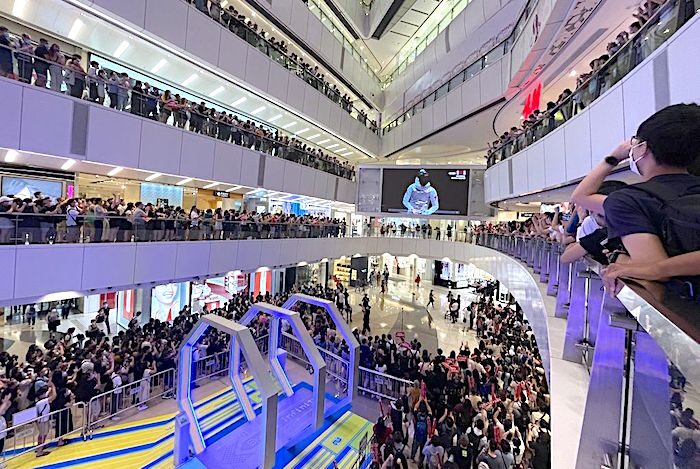 HongKongers watch olympics