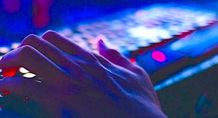 Click to enlarge Hand Keypad
