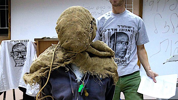 Victim torturer