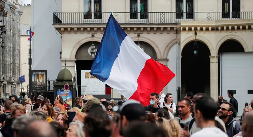 Click to enlarge france protest august 2021