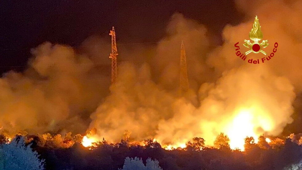wildfire italy sardinia