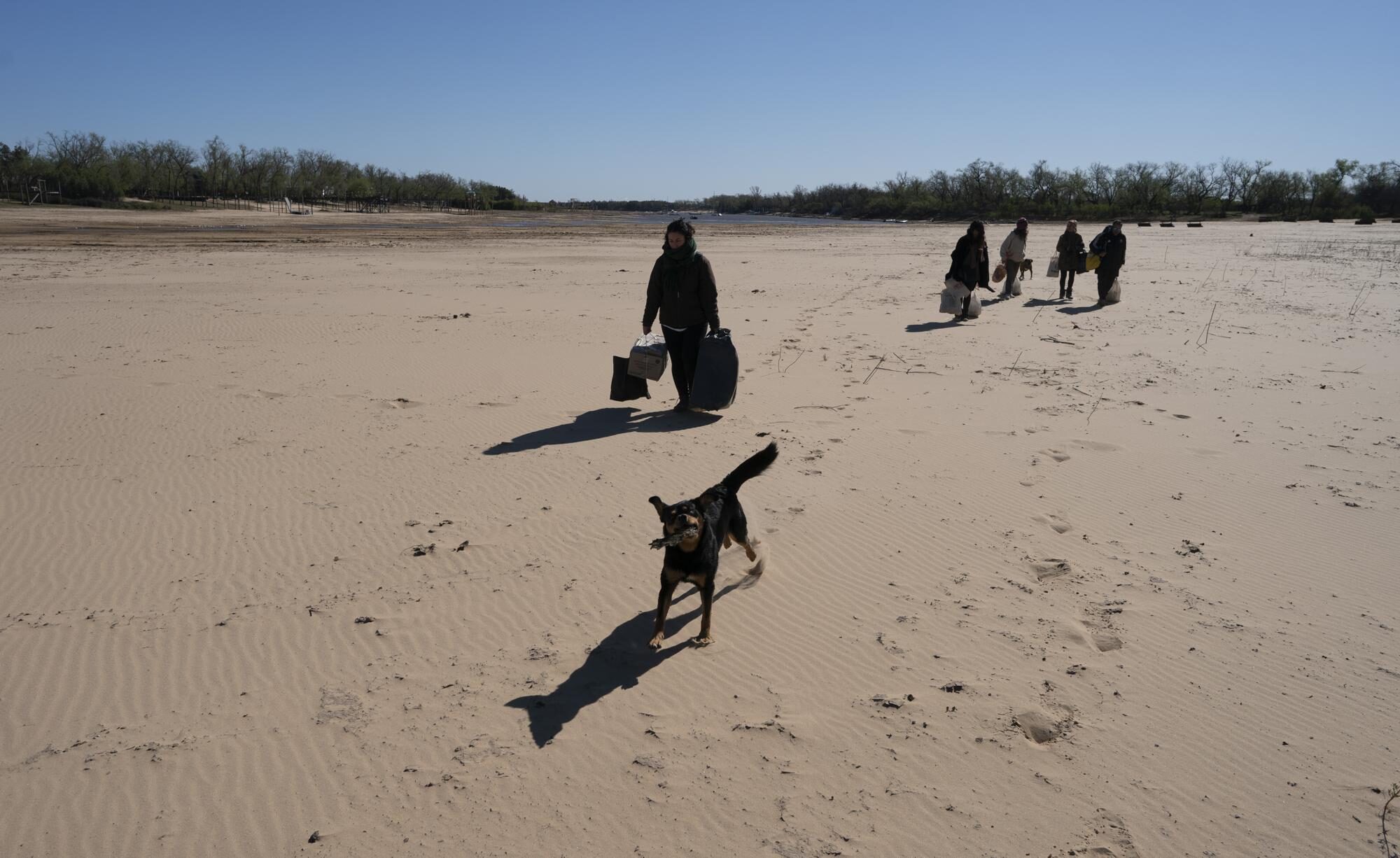 People who live in the fishing village of Espinillo