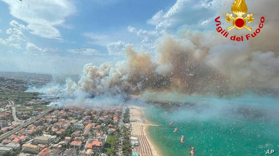 italy fire august 2021