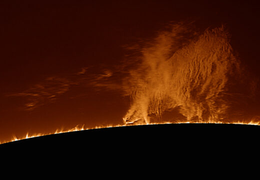 Click to enlarge solar prominence august 2021