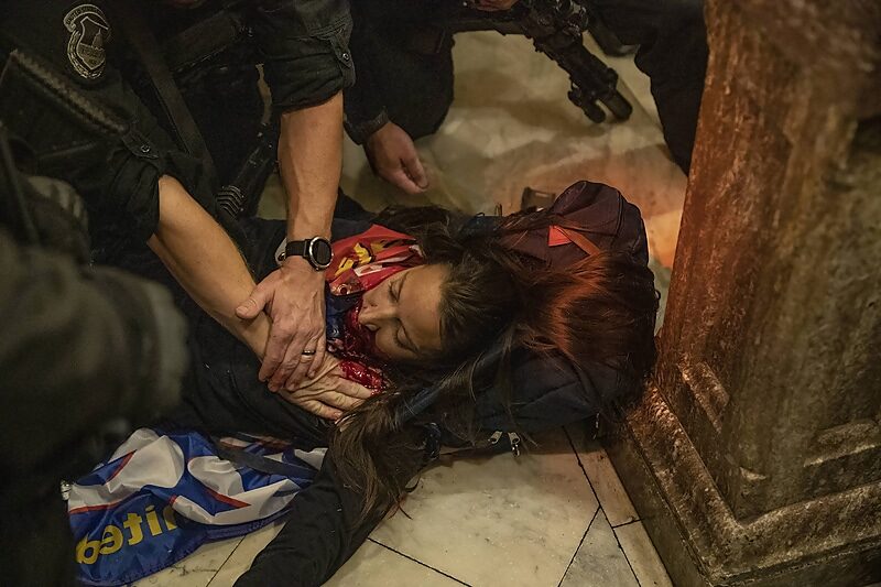 Click to enlarge ashli babbitt shot capitol riot