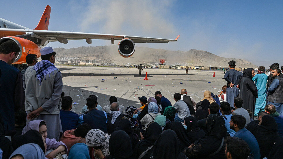 kabul airport us evacuation plane people