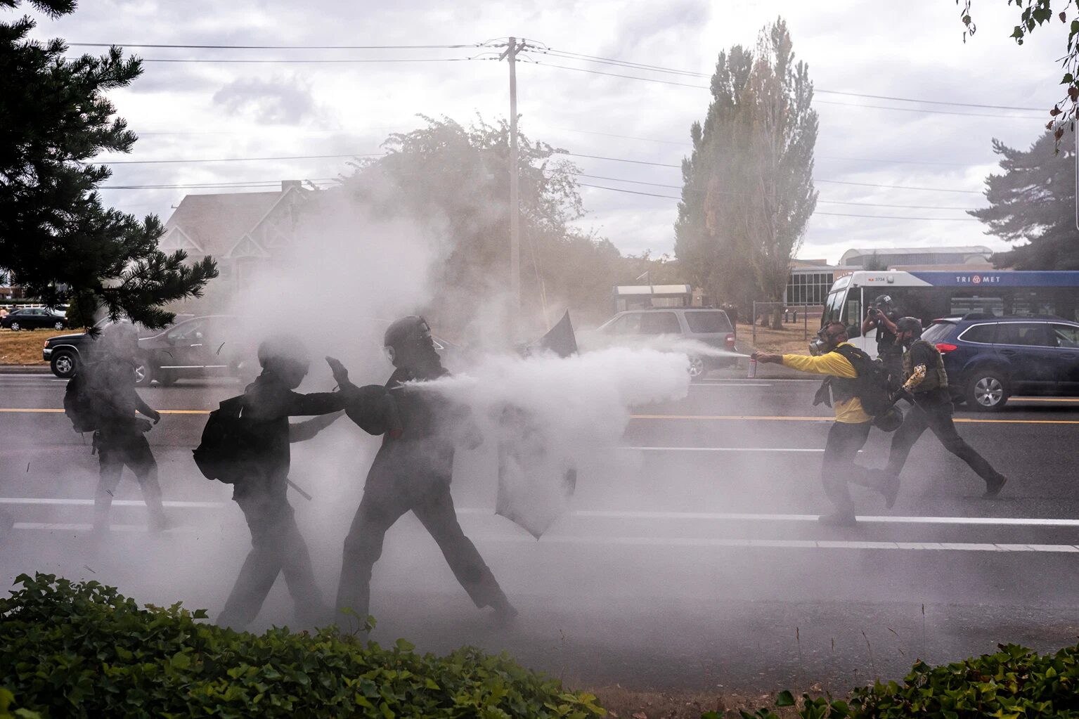 Click to enlarge portland proud boys antifa fight