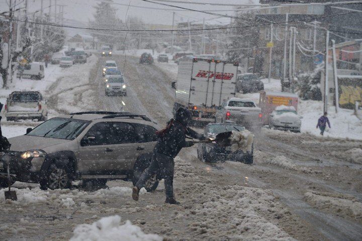 Click to enlarge The snowstorm made several Neuquén routes impassable.
