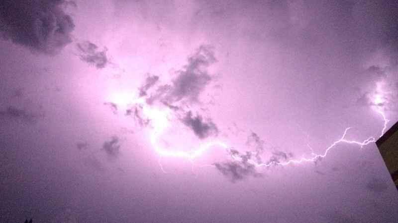 Click to enlarge lightning