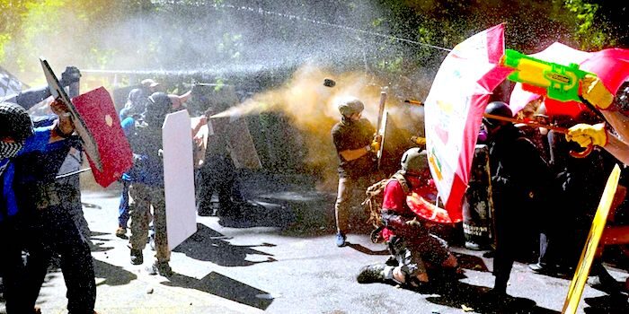 Click to enlarge rioters