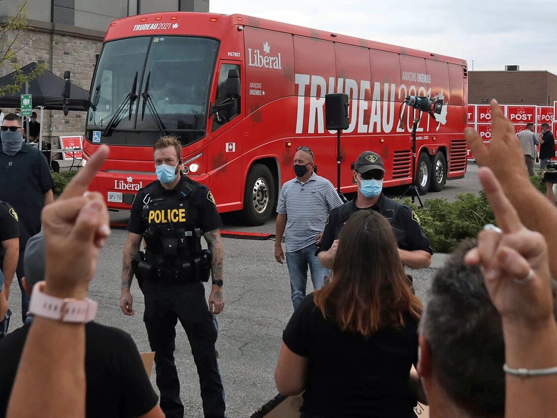 trudeau election bus protesters