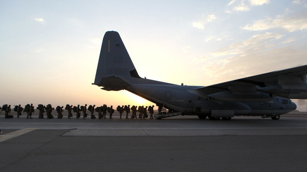 Click to enlarge american troops plane kabul
