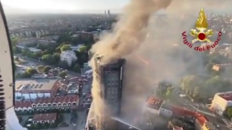 Click to enlarge fire milan building apartment