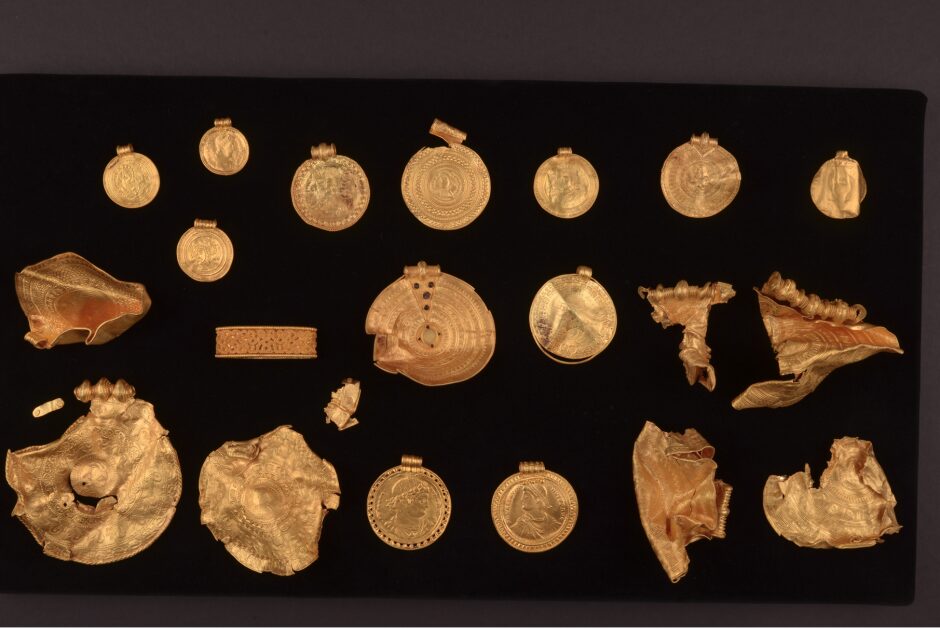 Click to enlarge gold hoard iron age