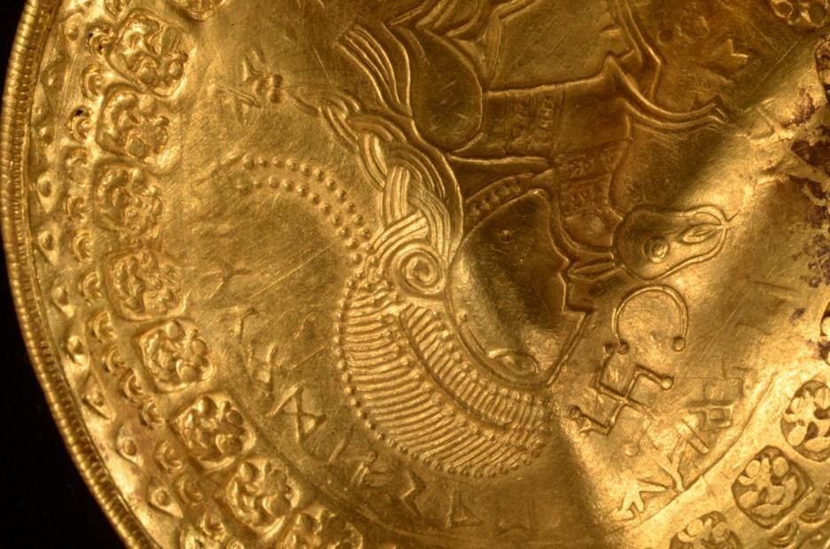 Click to enlarge gold hoard iron age
