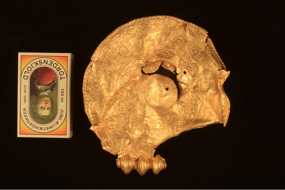 Click to enlarge gold hoard iron age