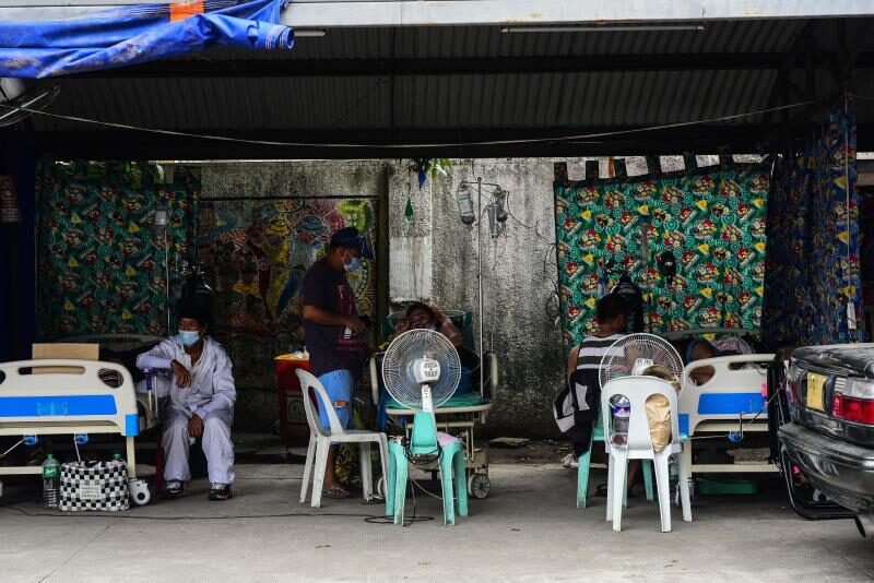 Click to enlarge philippines covid vaccination station