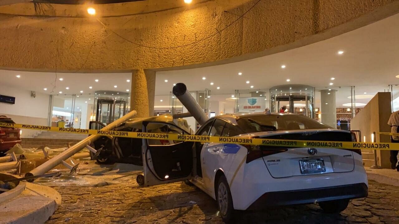 Powerful 7.0 magnitude earthquake strikes southwestern Mexico