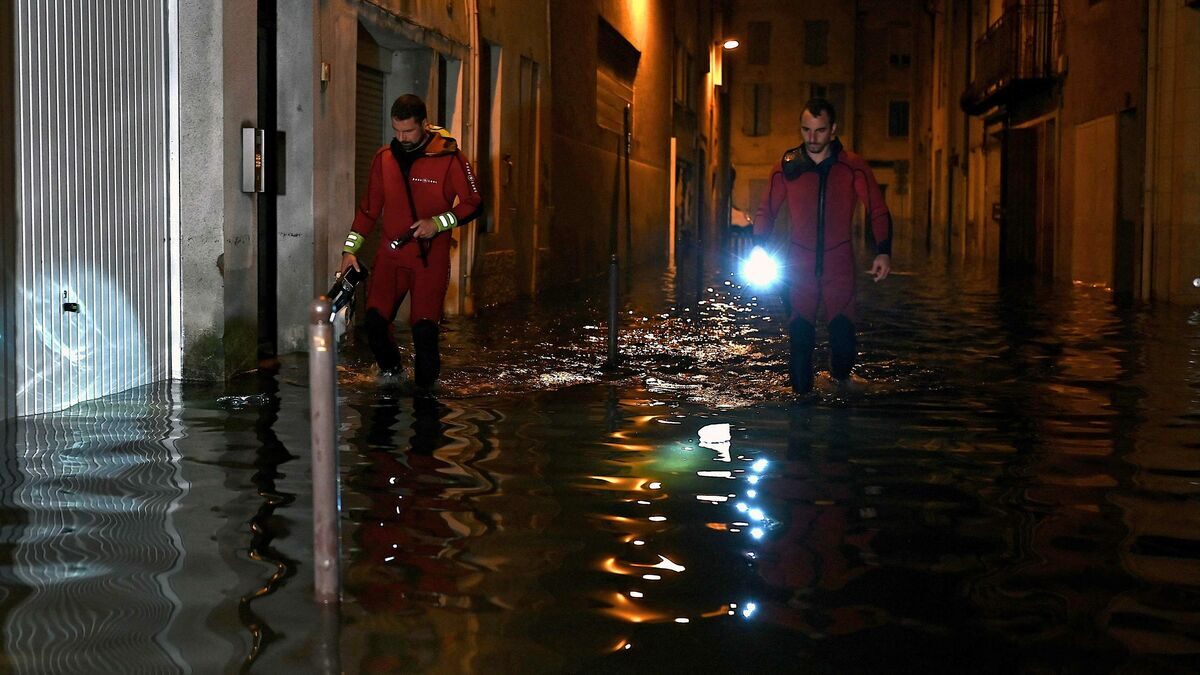 FLOODS
