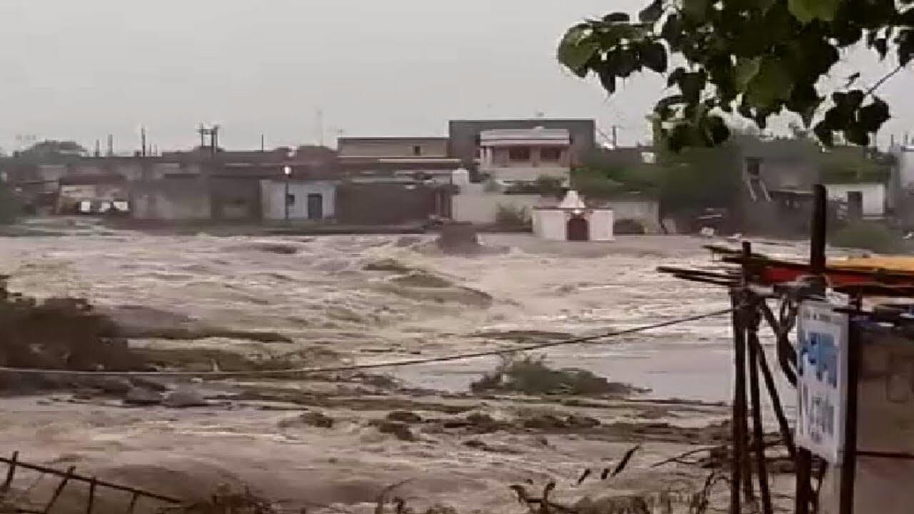 Heavy rains caused massive flooding in Kota Kinabalu Malaysia