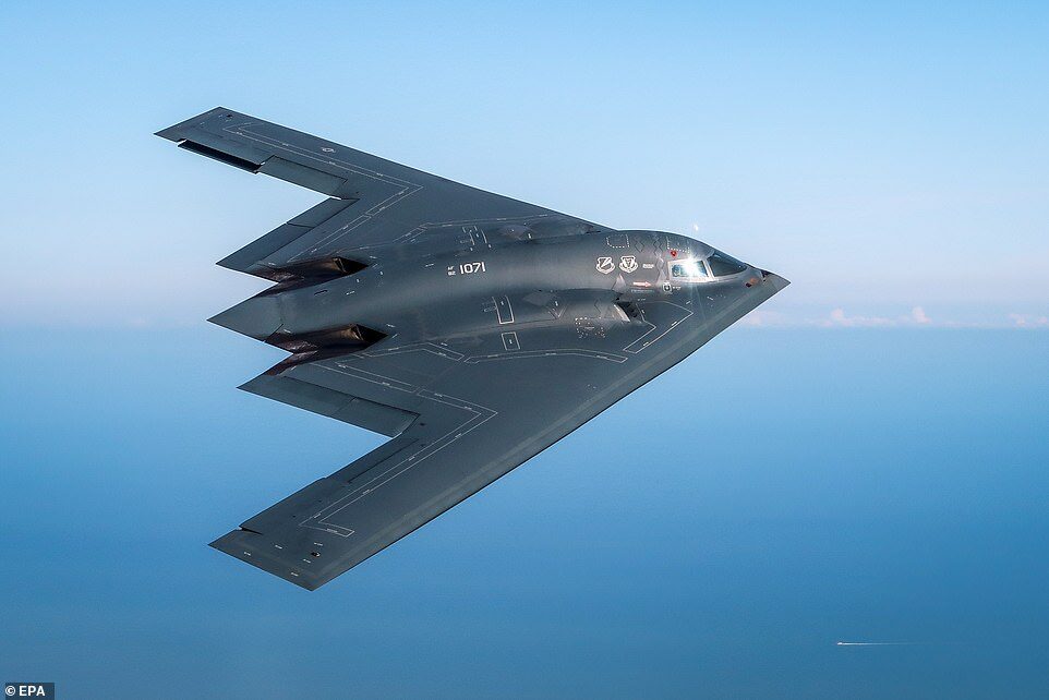 Click to enlarge B-2 Spirit stealth bomber crash