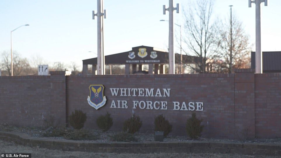 Click to enlarge B-2 Spirit stealth bomber crash