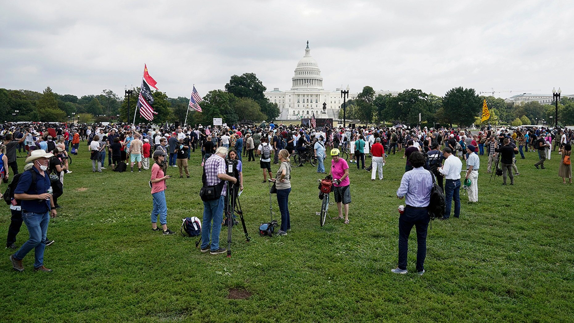 Click to enlarge small crowd Jan 18 capitol hill rally