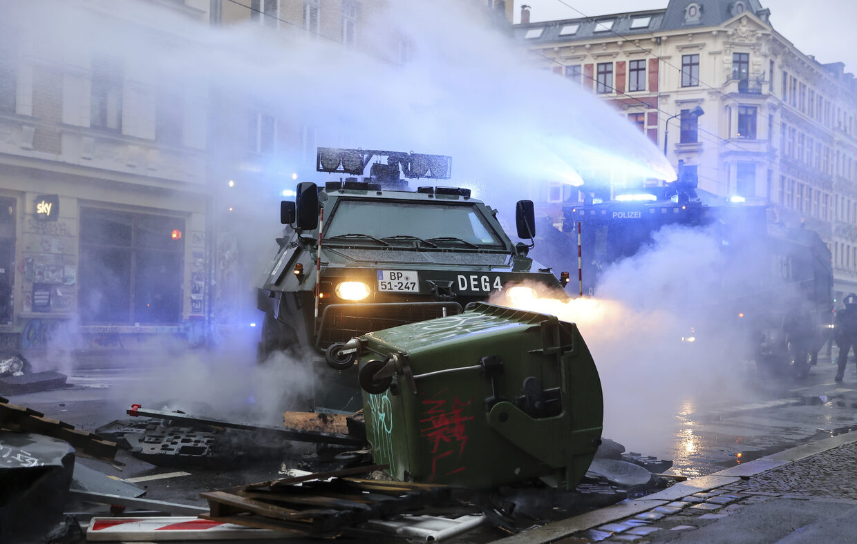 Click to enlarge antifa riot germany activist trial