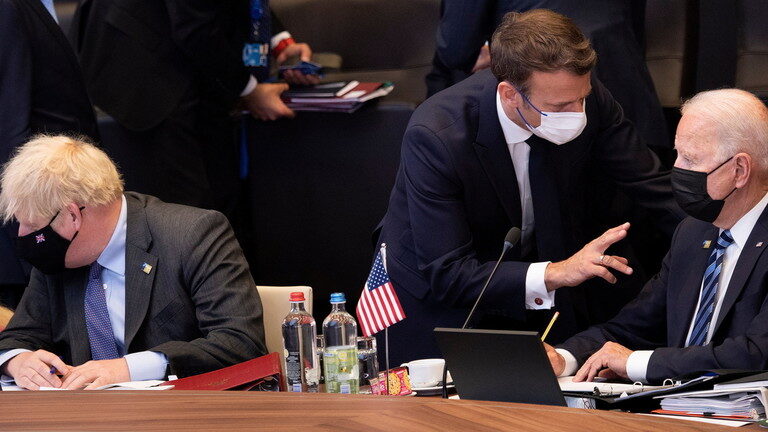Click to enlarge Macron Biden