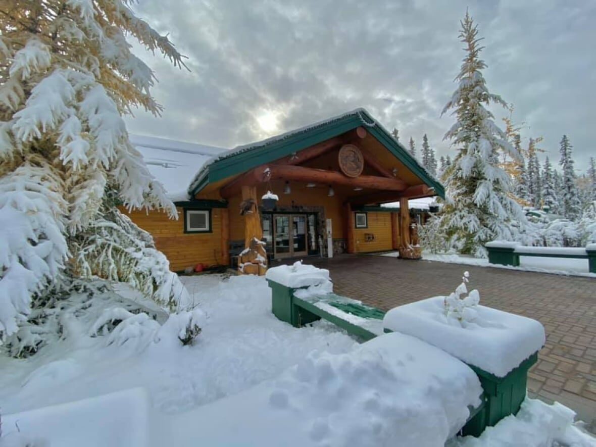 Click to enlarge The First Nation of Na-Cho Nyäk Dun's government building under snow in Mayo