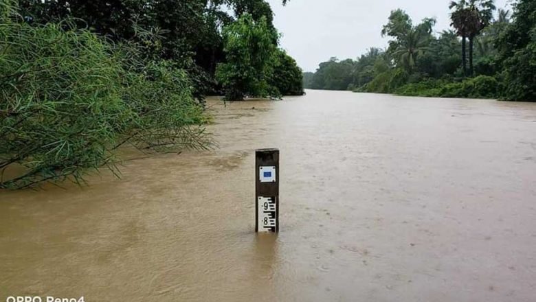 Flood in Banteay Meanchey province’s Mongkol Borei district on Monday.
