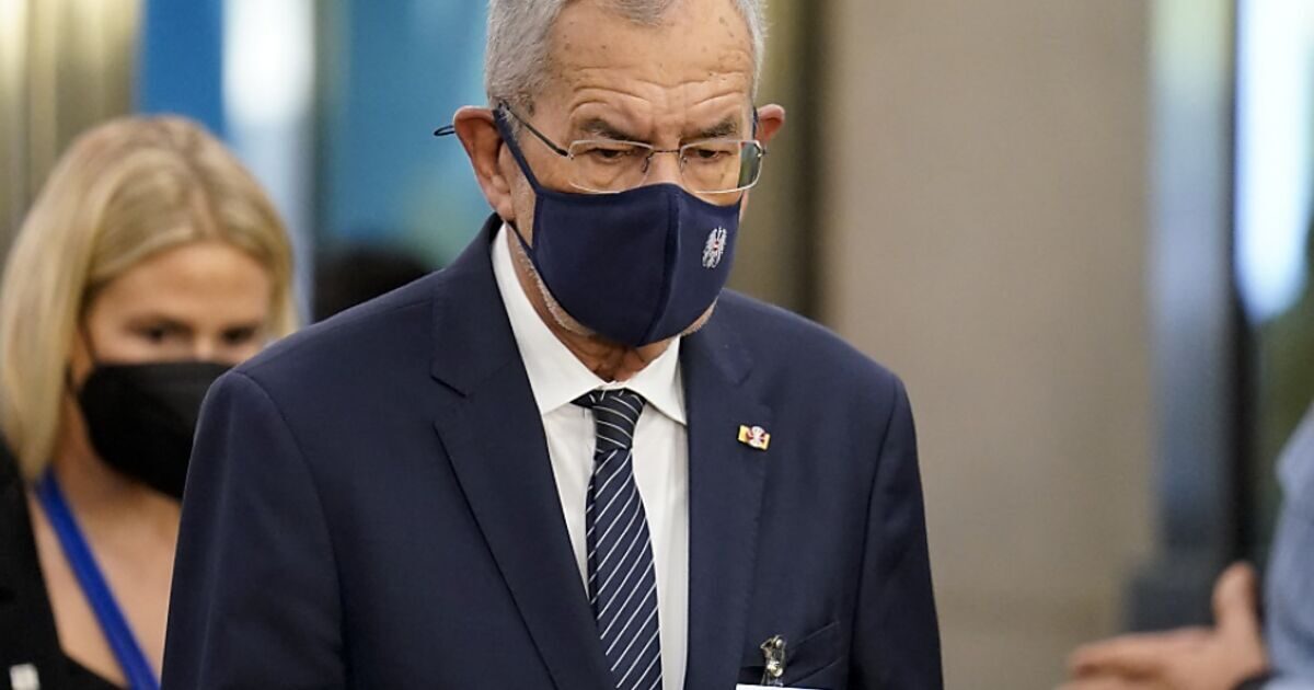 Dr. Alexander Van der Bellen