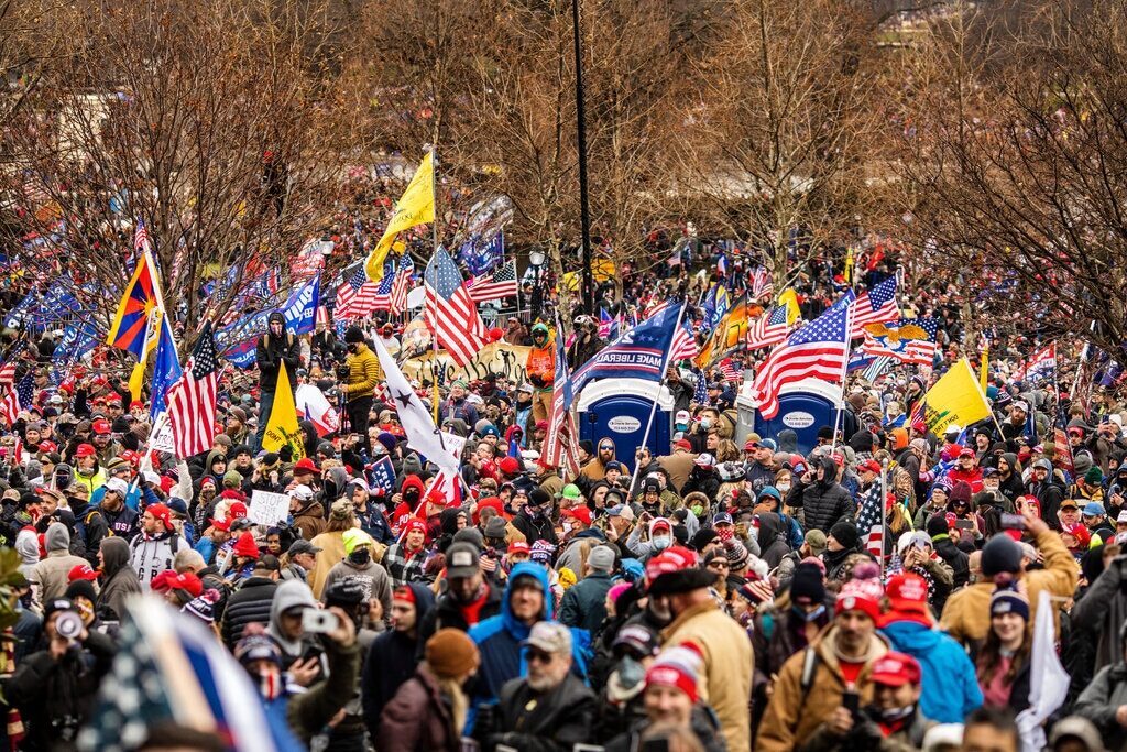 Click to enlarge crowd capitol hill protest riot