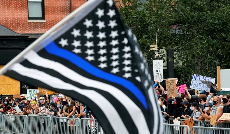 Click to enlarge pro-police flag