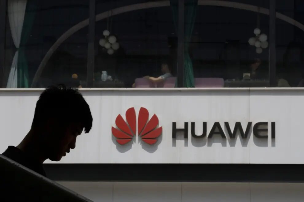Click to enlarge Huawei sign