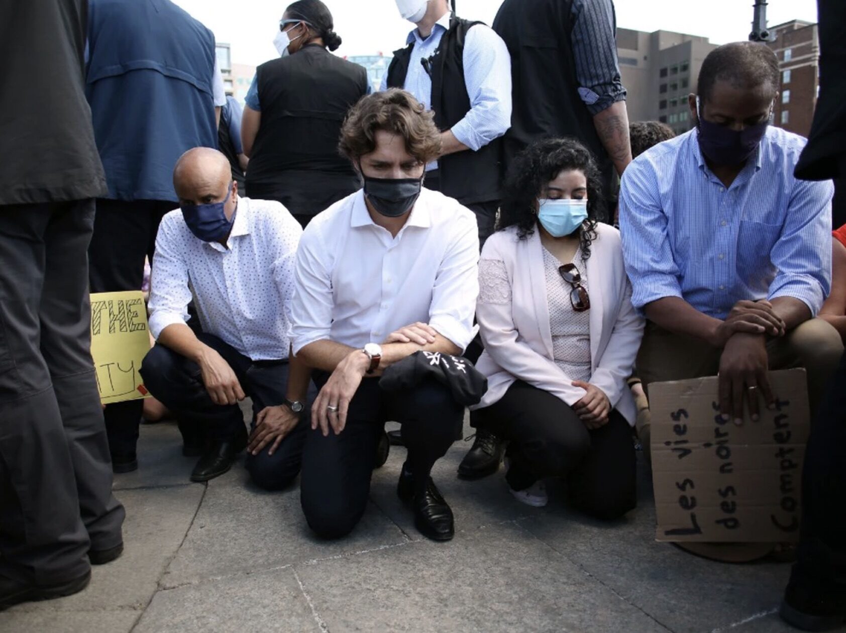 Click to enlarge BLM: Justin Trudeau takes the Knee