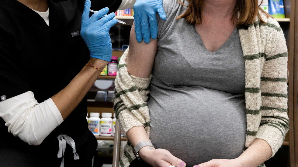 Click to enlarge pregnant woman Covid vaccine