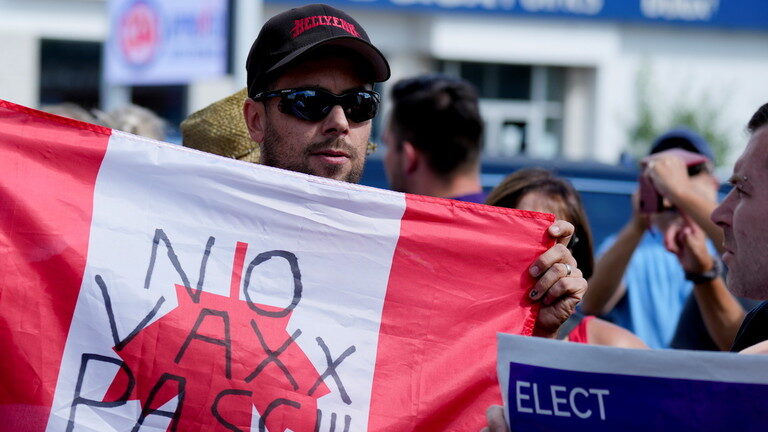Click to enlarge canada protest vaccine