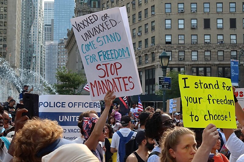 nyc teahers protest vaccine mandate