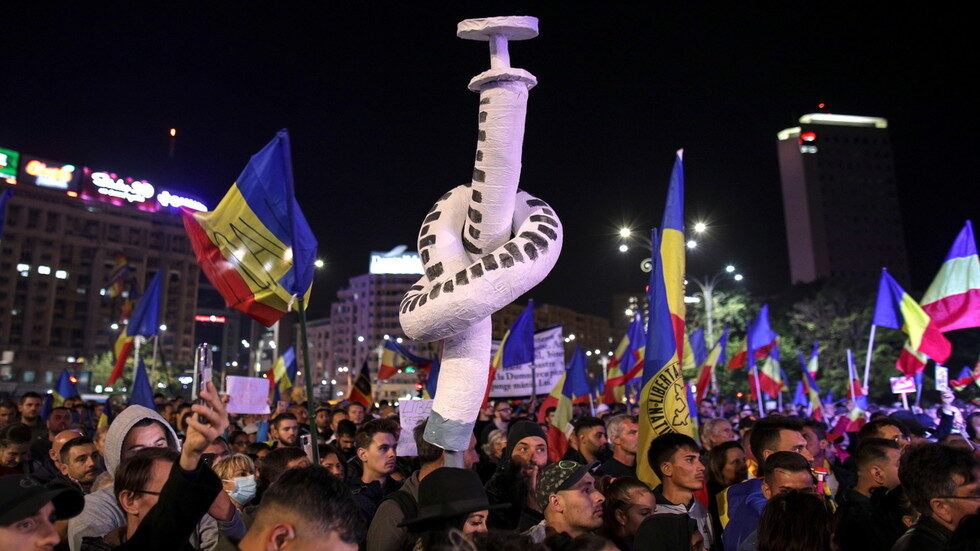 Click to enlarge covid protest romania