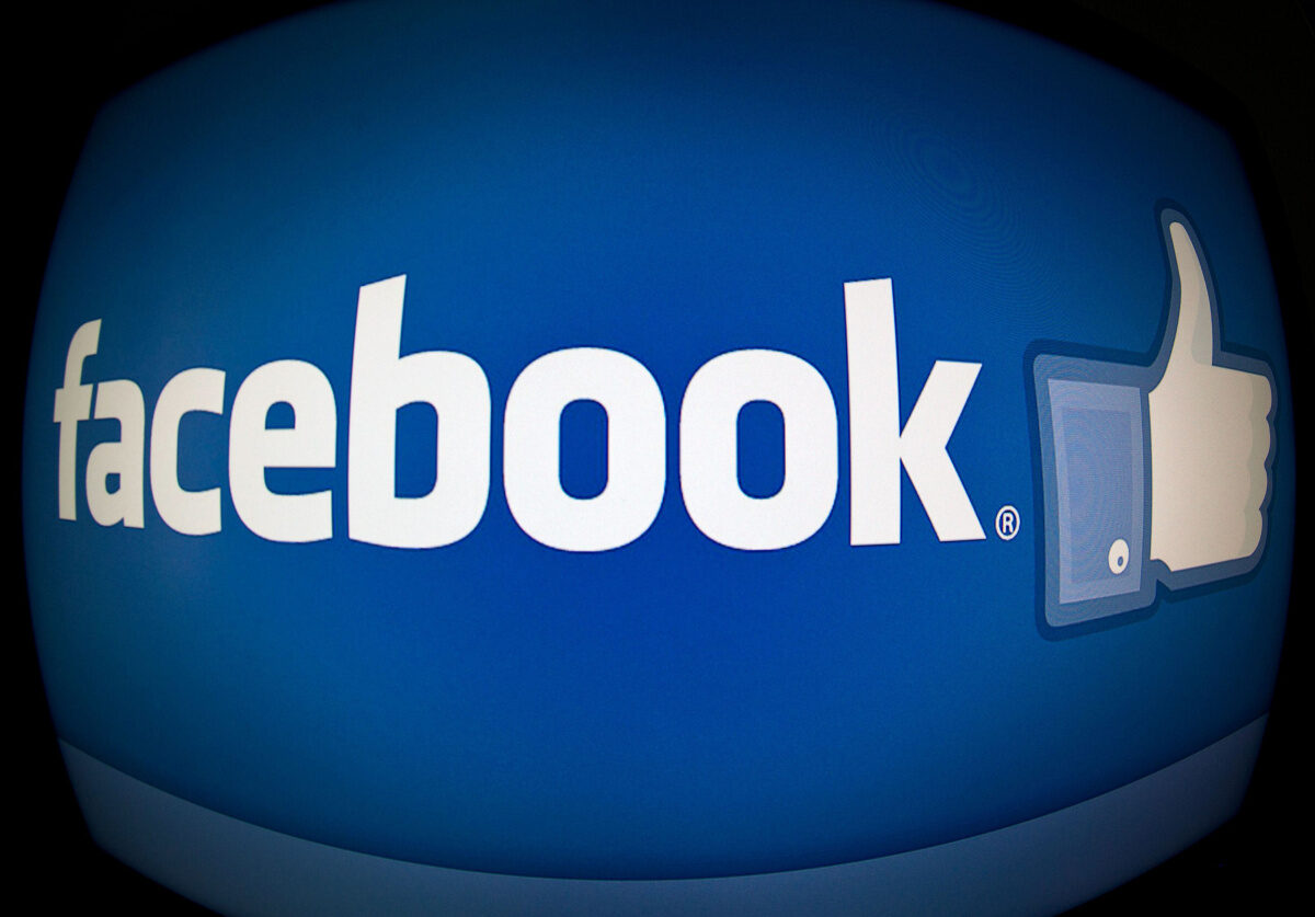 facebook logo thumbs up