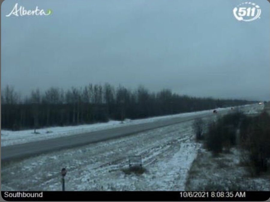 Click to enlarge Snow on the ground at Paddle Prairie