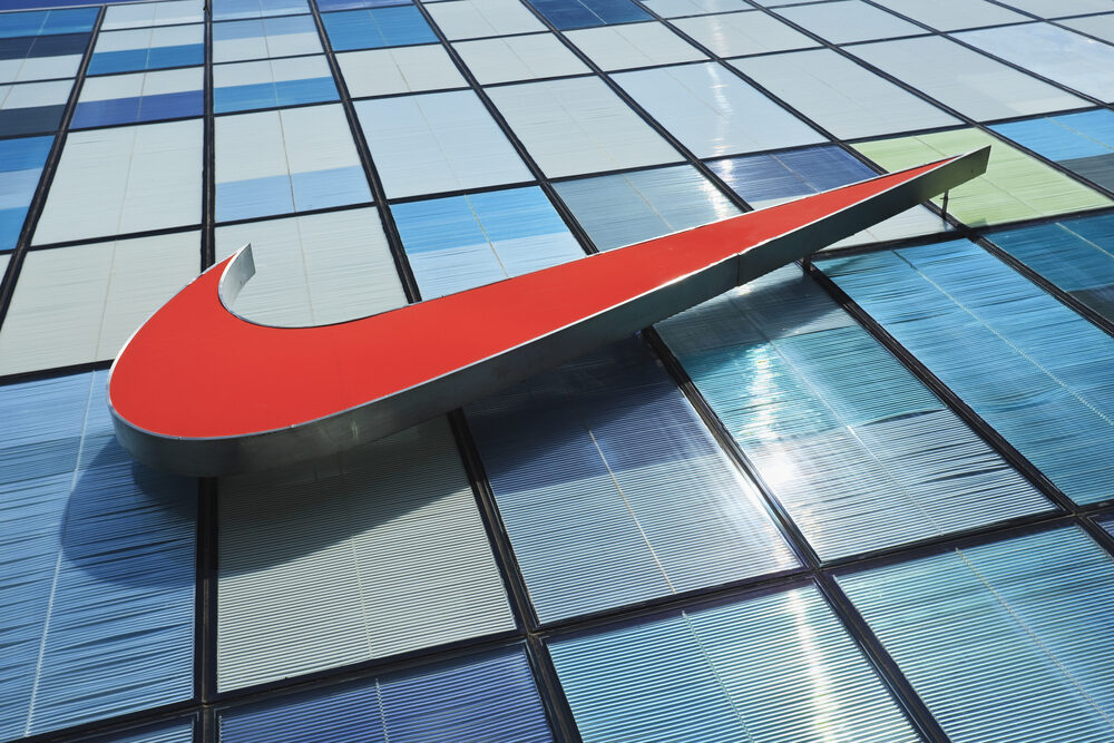 nike runners shoes logo headquartrs