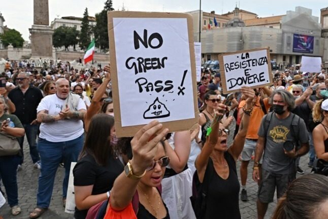 protest italy green pass vaccine mandate